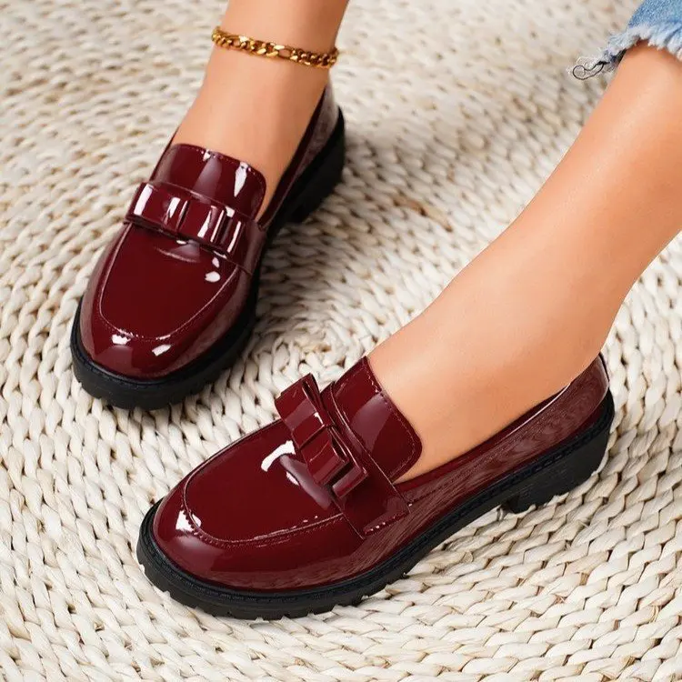 2025 new patent leather shiny surface tassel mid heel retro loafers European and American fashionable casual single shoes - الصورة 3